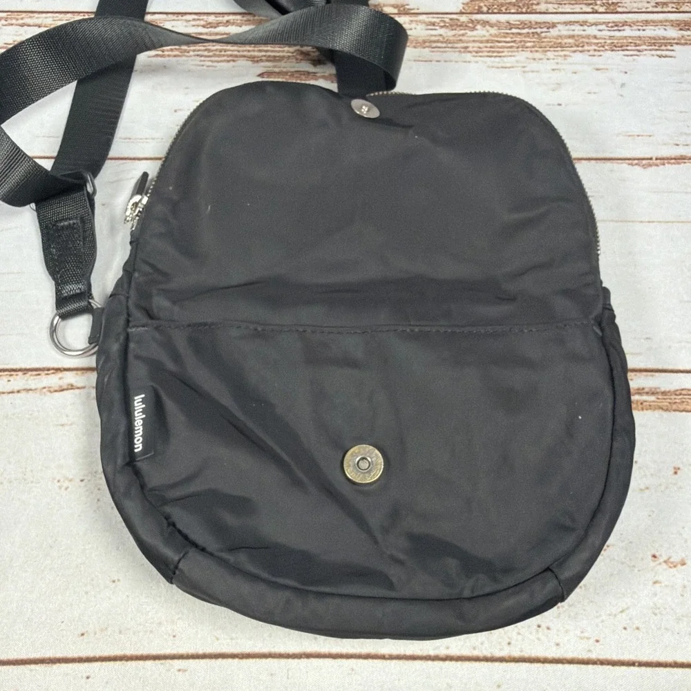 Lululemon All Night Festival Bag 5L Black Crossbody Messenger Handbag 0064950-01